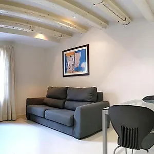 Classbedroom Gothic Ramblas Apartment